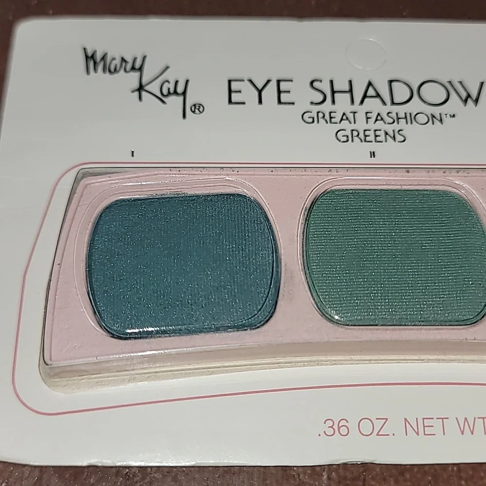 Mary Kay Eye Shadow Palette Great Fashion Greens 0475 .36 oz. NIP Retired Stock - Picture 2 of 6